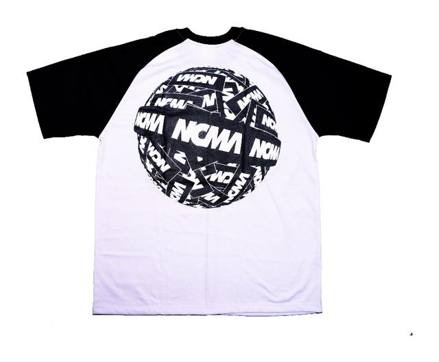 Orb white raglan by INCIMA